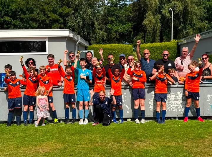 Onze JO11 is afgelopen zaterdag kampioen geworden van de laatste fase! Goed gedaan toppers!🔶🔷